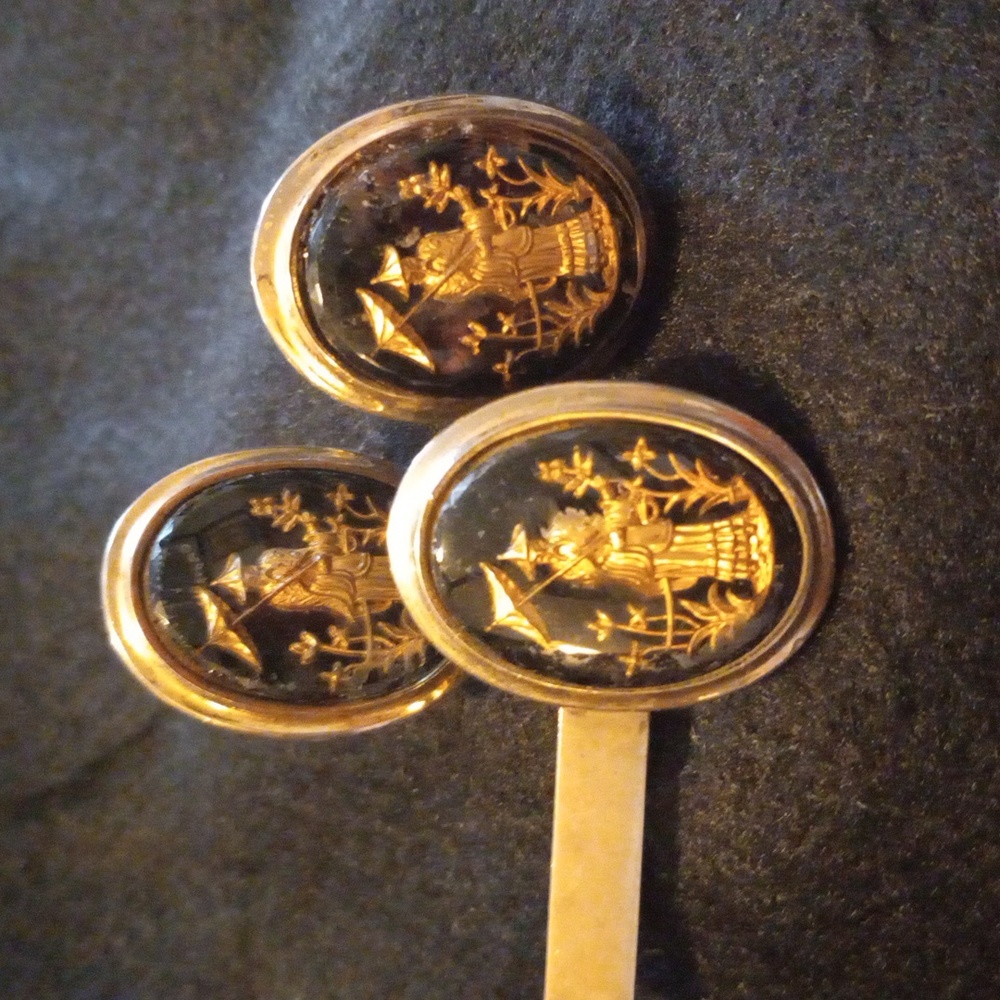 Cufflinks & Tie Bar Set